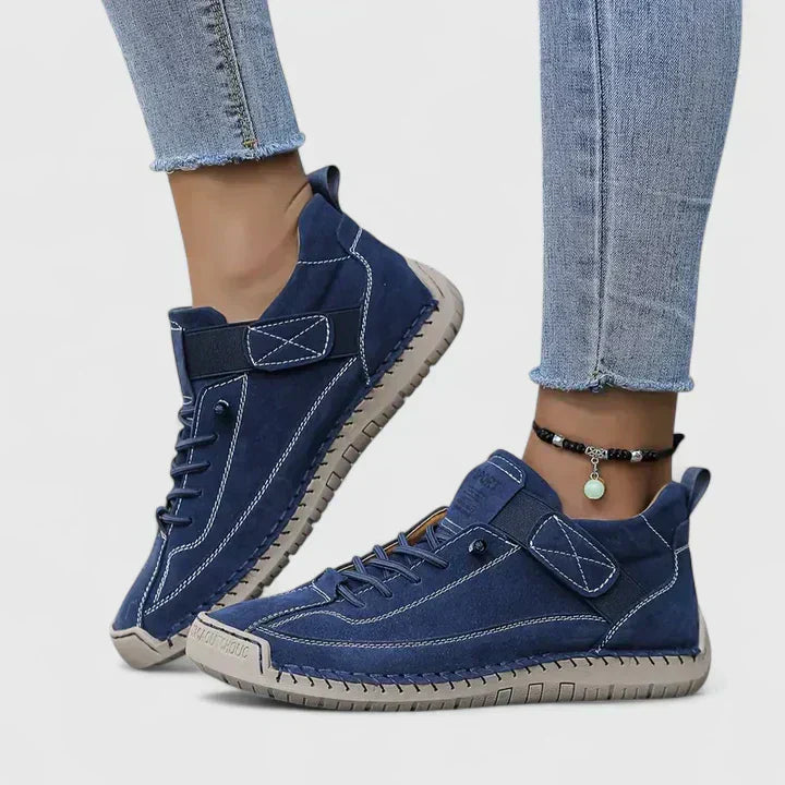 Una | Supportive Lace-Up Walking Shoes