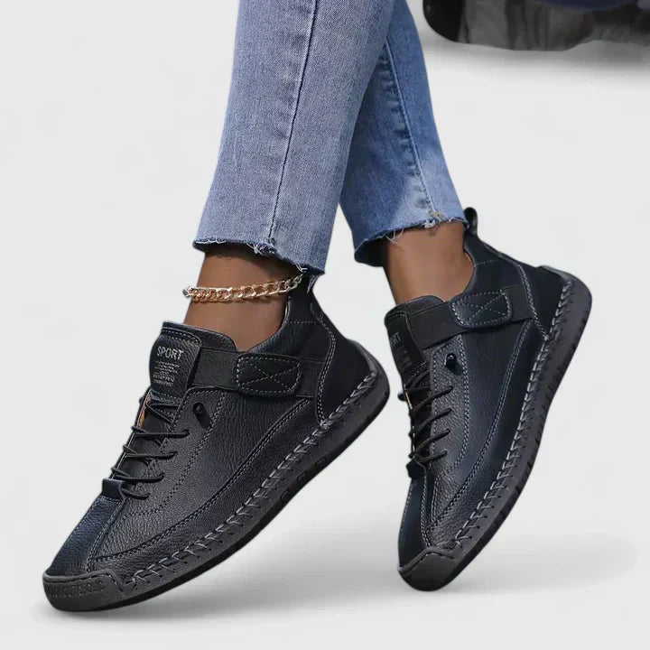 Una | Supportive Lace-Up Walking Shoes