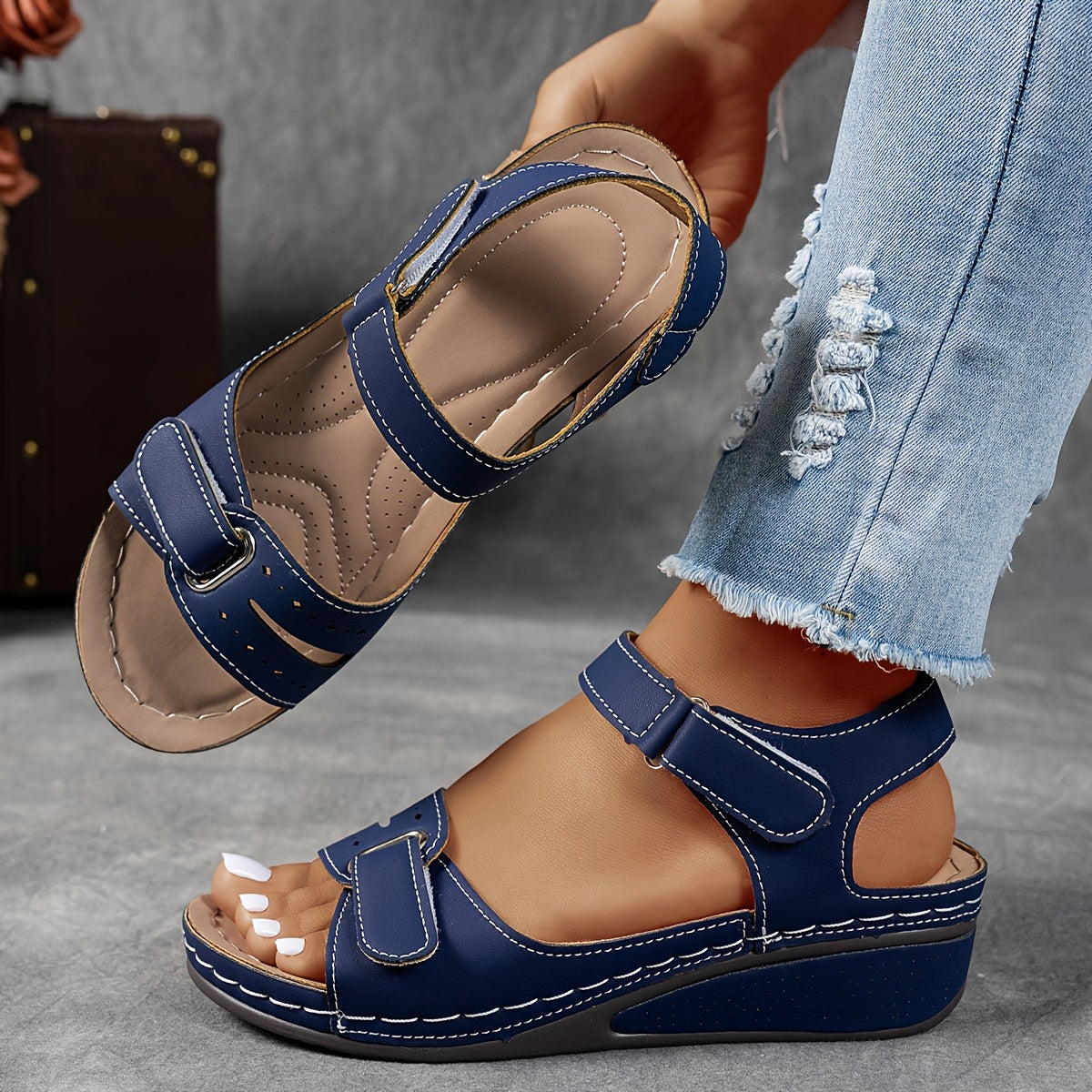 Mairi | Closed-Toe Comfort Wedge Sandals