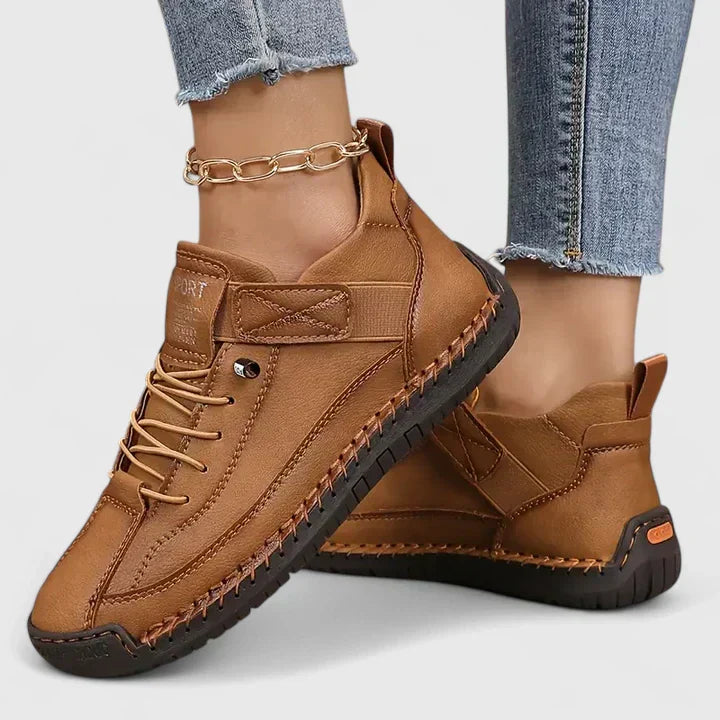 Una | Supportive Lace-Up Walking Shoes