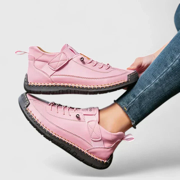 Una | Supportive Lace-Up Walking Shoes
